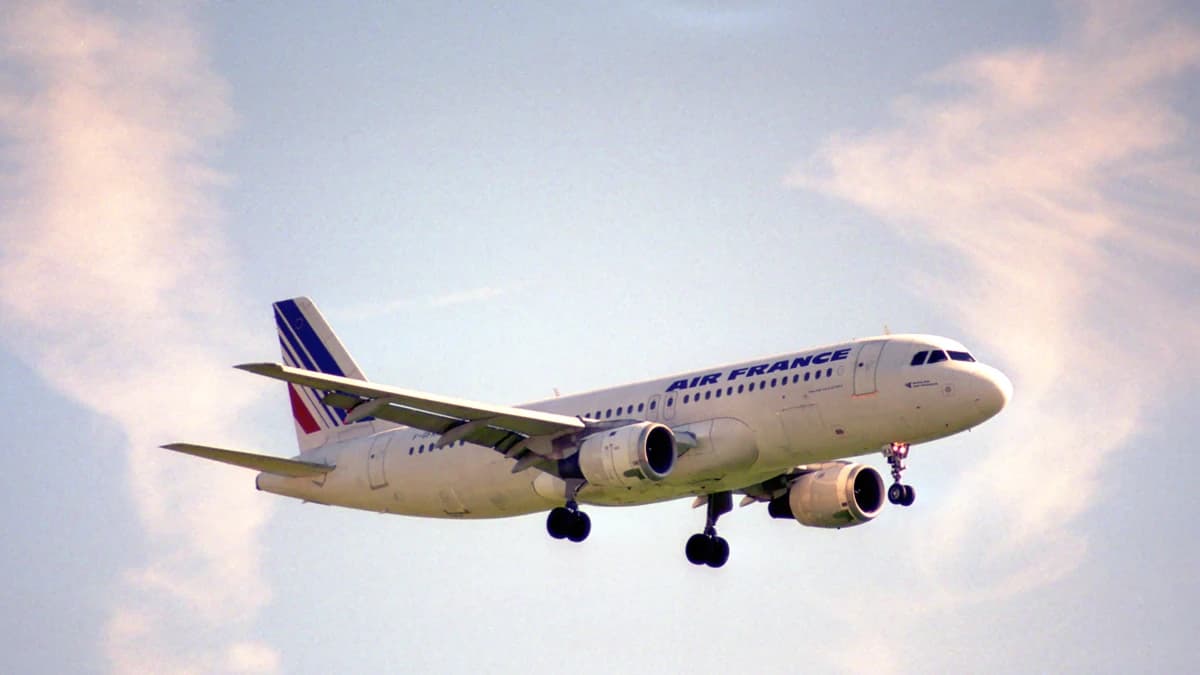 A320-100