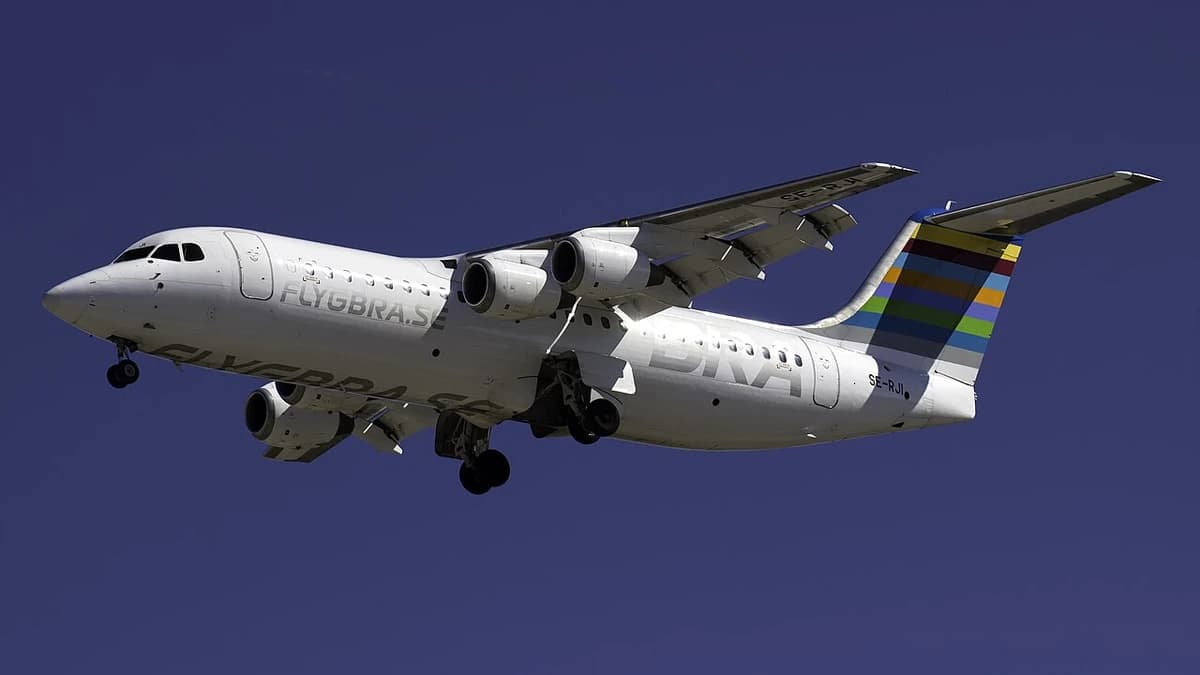 Avro RJ100