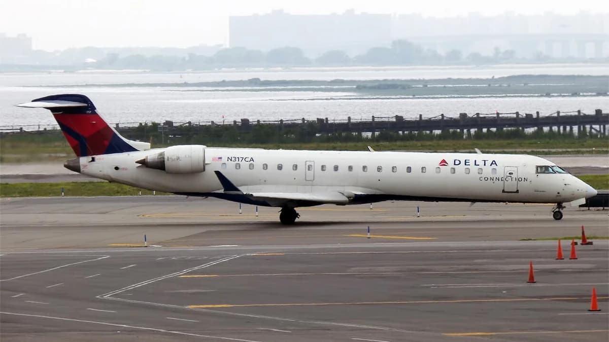 CRJ700