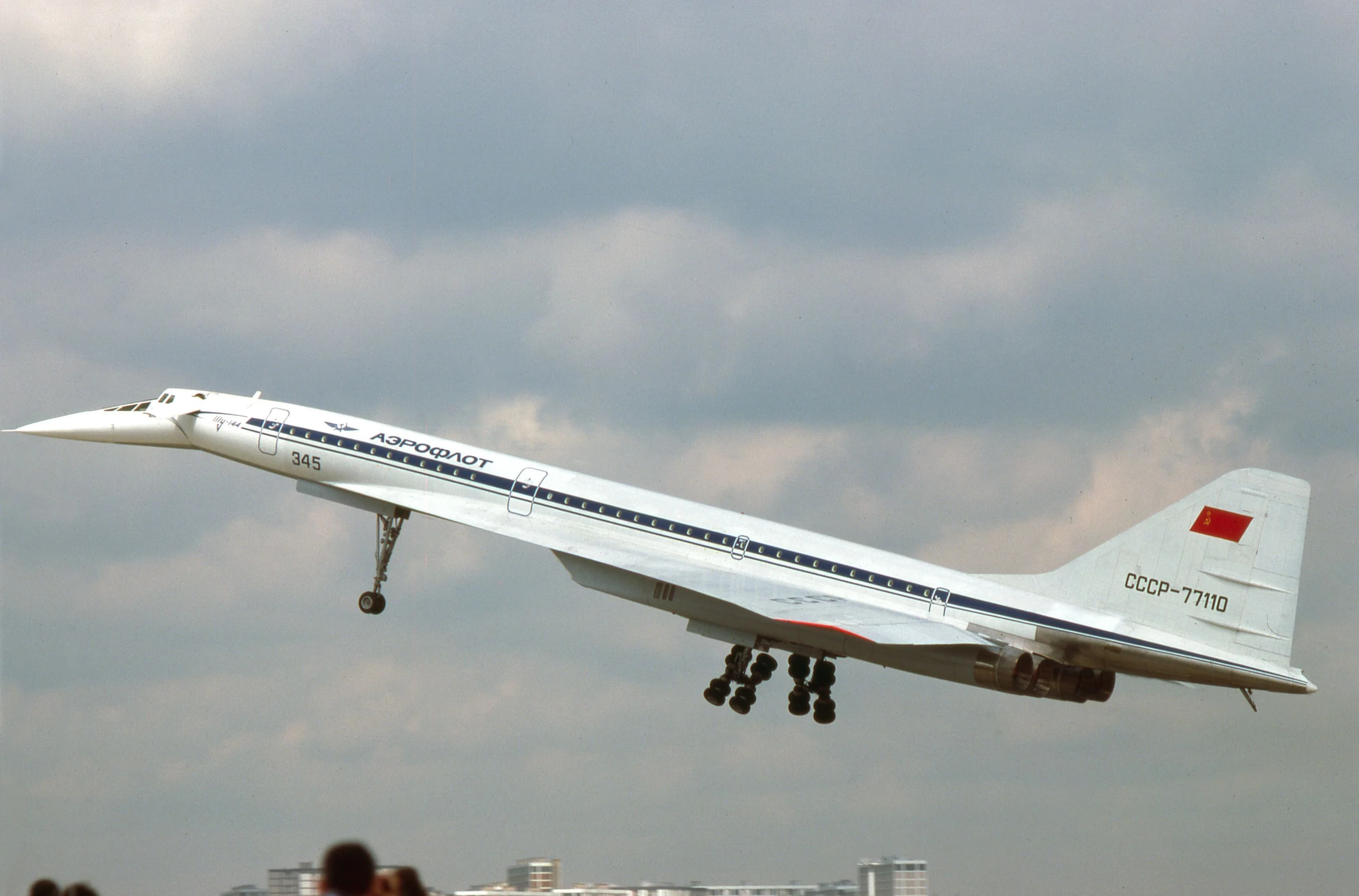 Tu-144
