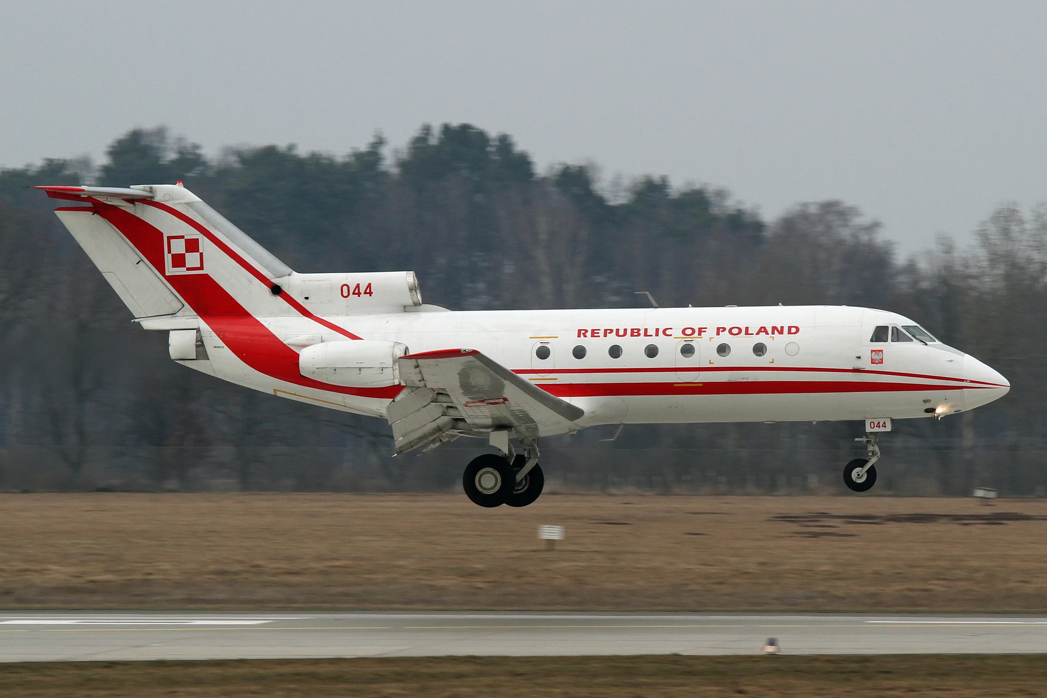 Yak-40