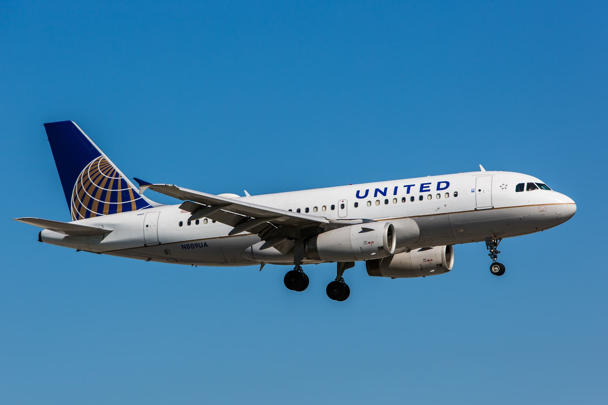 A319-100