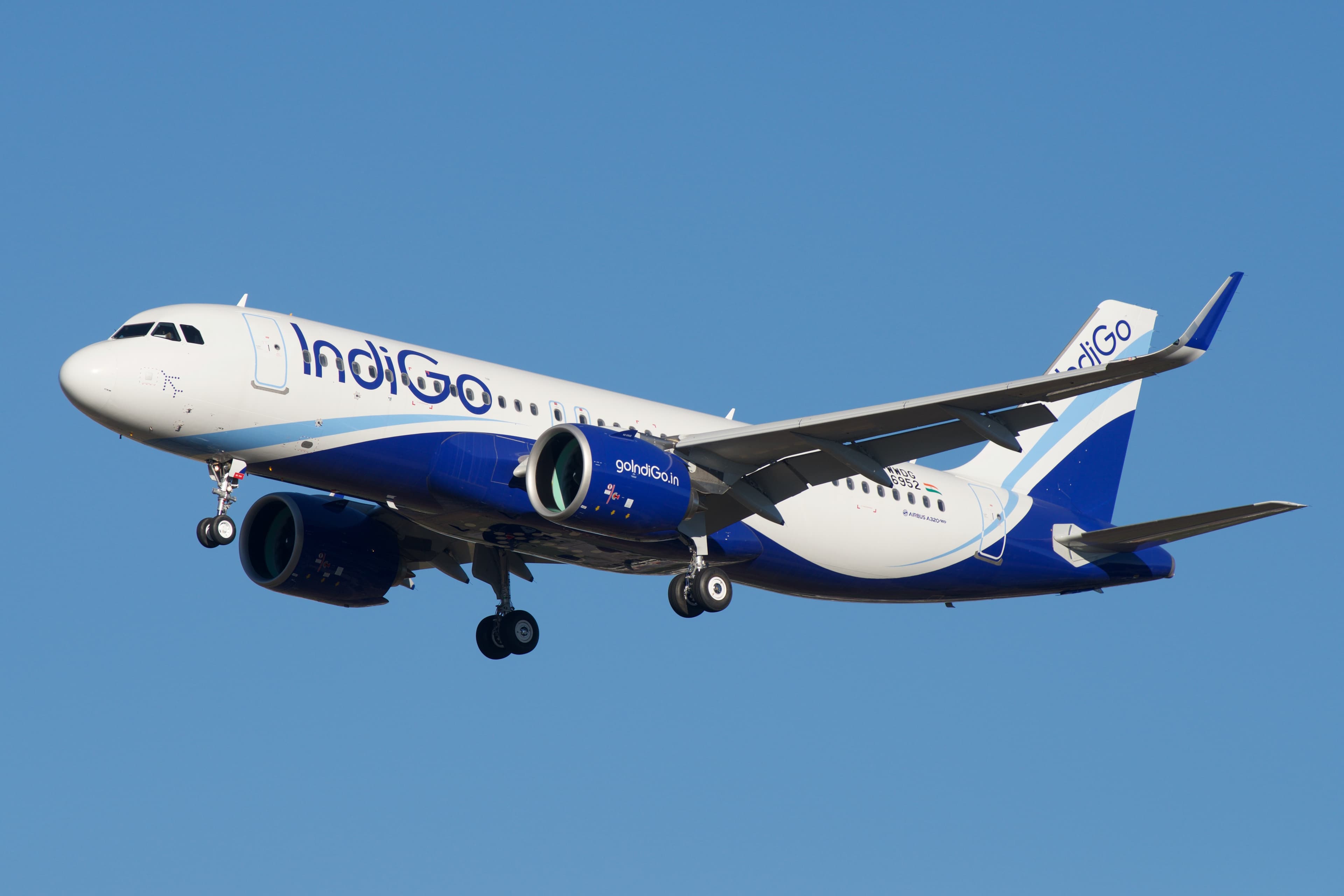 A320-100