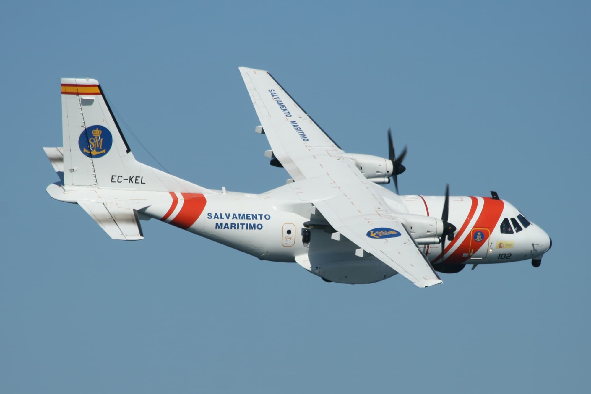 CN-235
