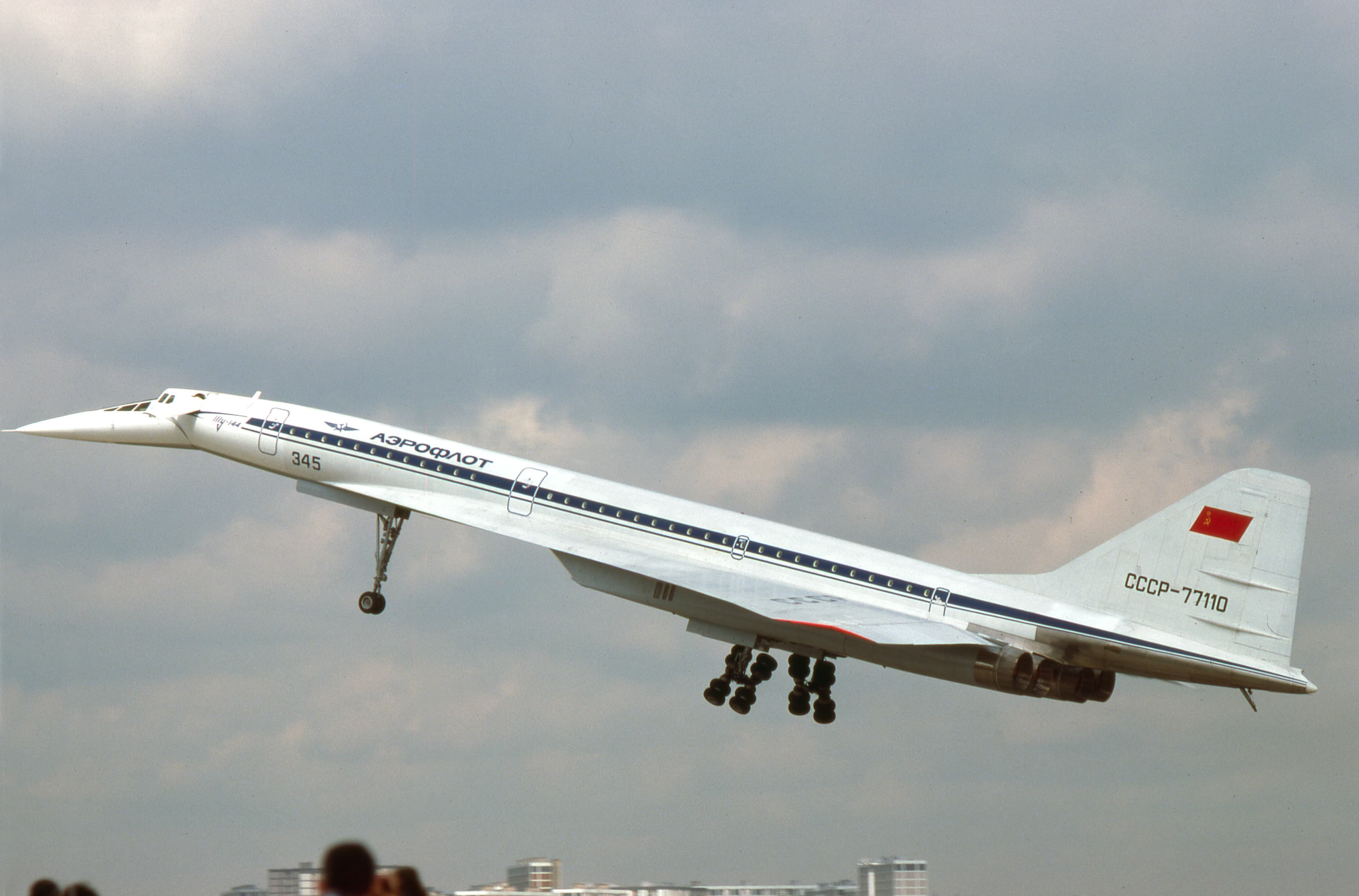 Tu-144