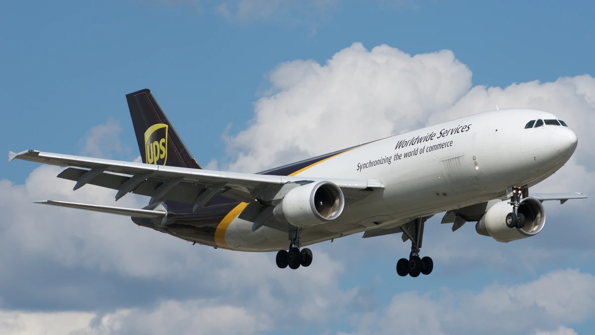 Foto schema e livrea ufficiale del modello di aereo Airbus A300-600F