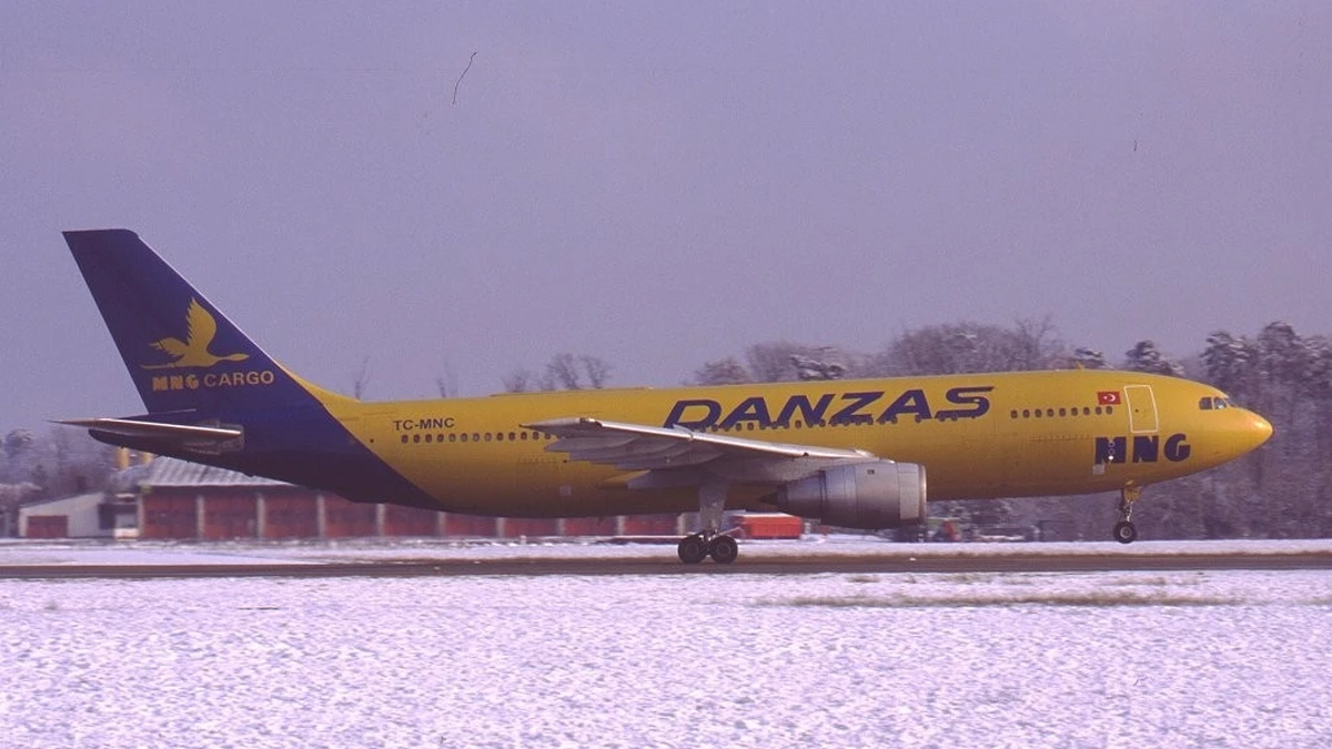 Foto schema e livrea ufficiale del modello di aereo Airbus A300F4-200
