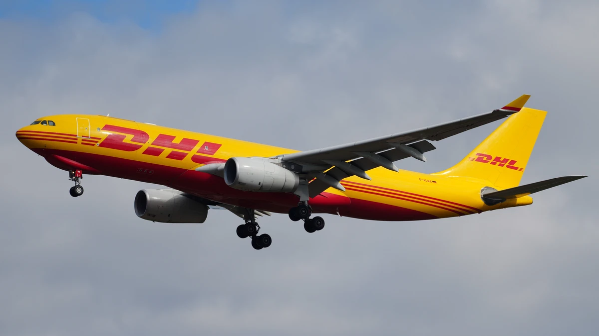 Foto schema e livrea ufficiale del modello di aereo Airbus A330-200F