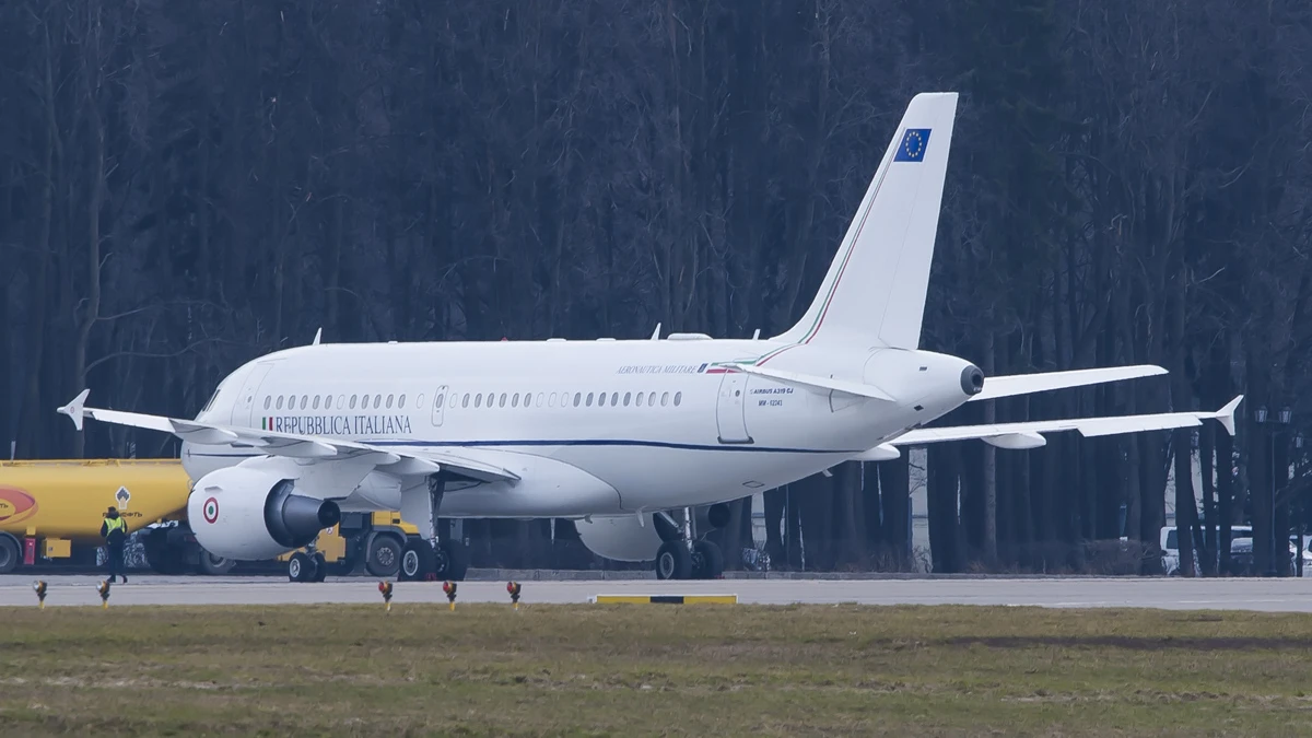 Foto schema e livrea ufficiale del modello di aereo Airbus ACJ319