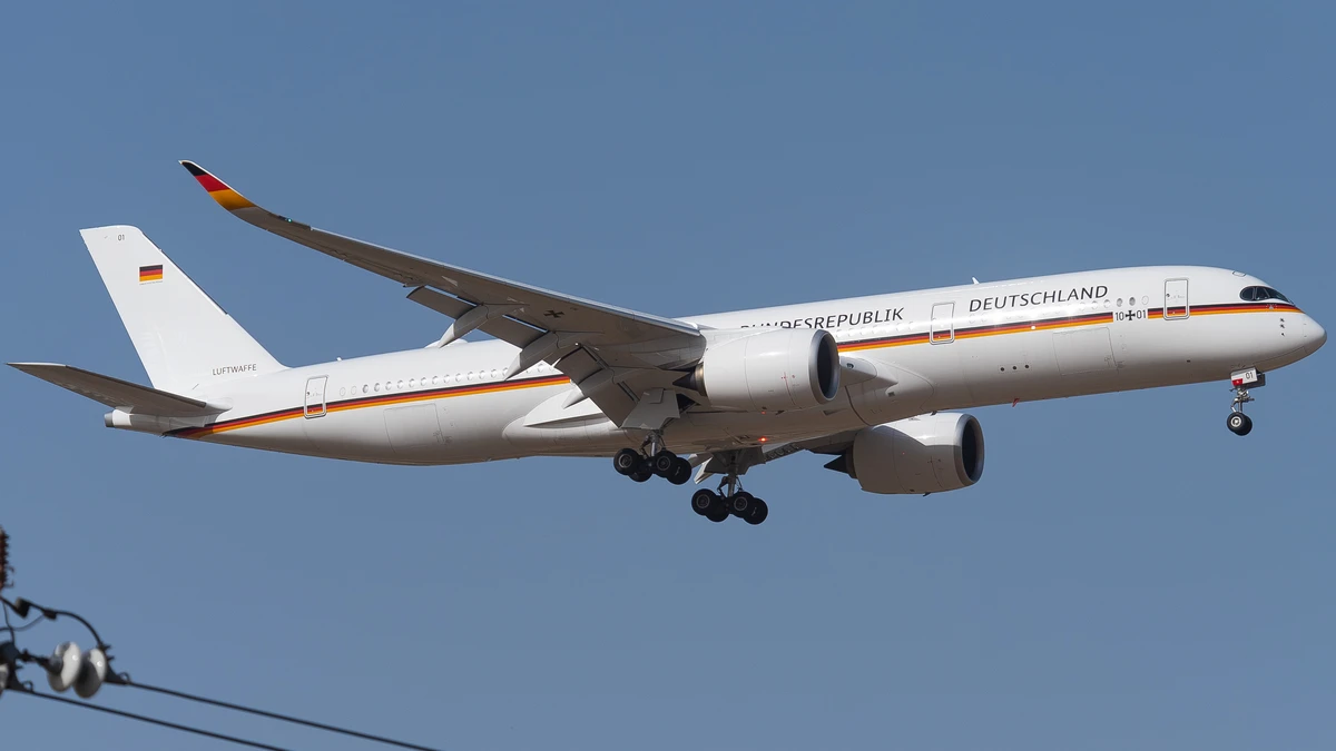 Foto schema e livrea ufficiale del modello di aereo Airbus ACJ350
