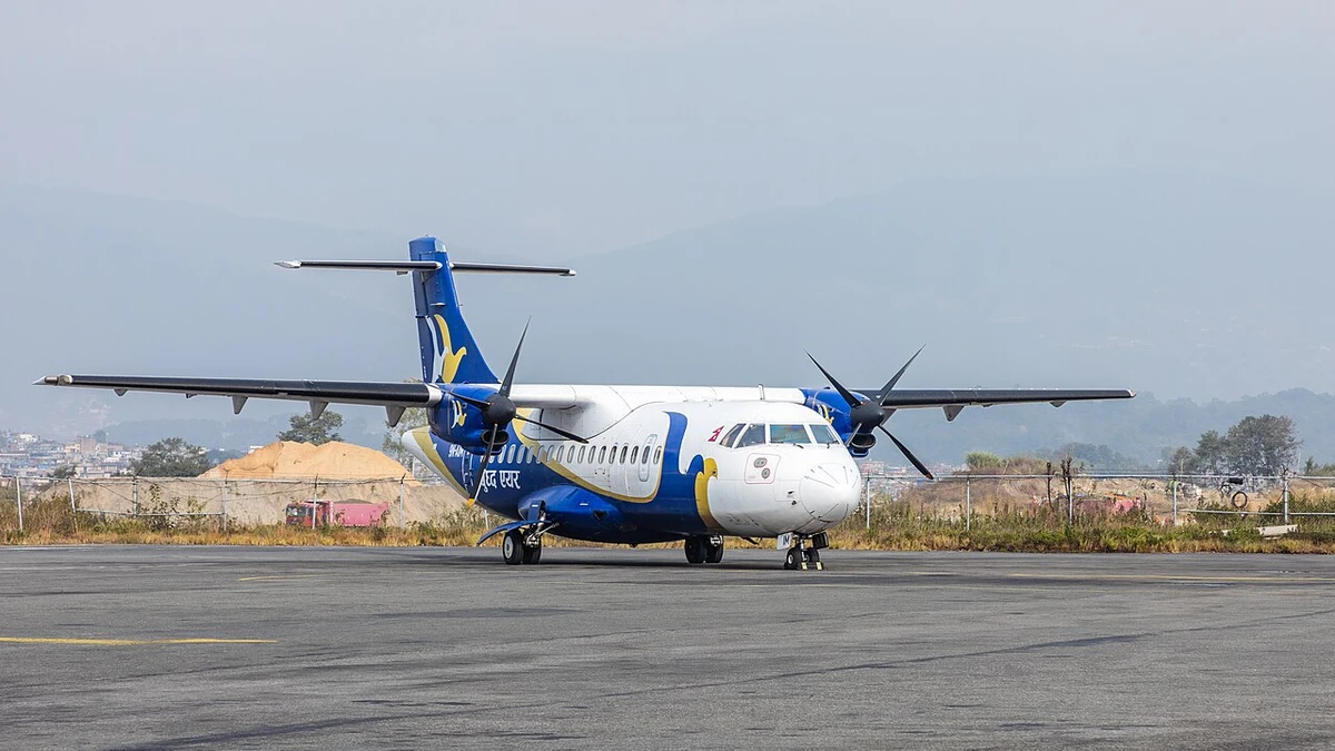 Foto schema e livrea ufficiale del modello di aereo ATR ATR 42-320