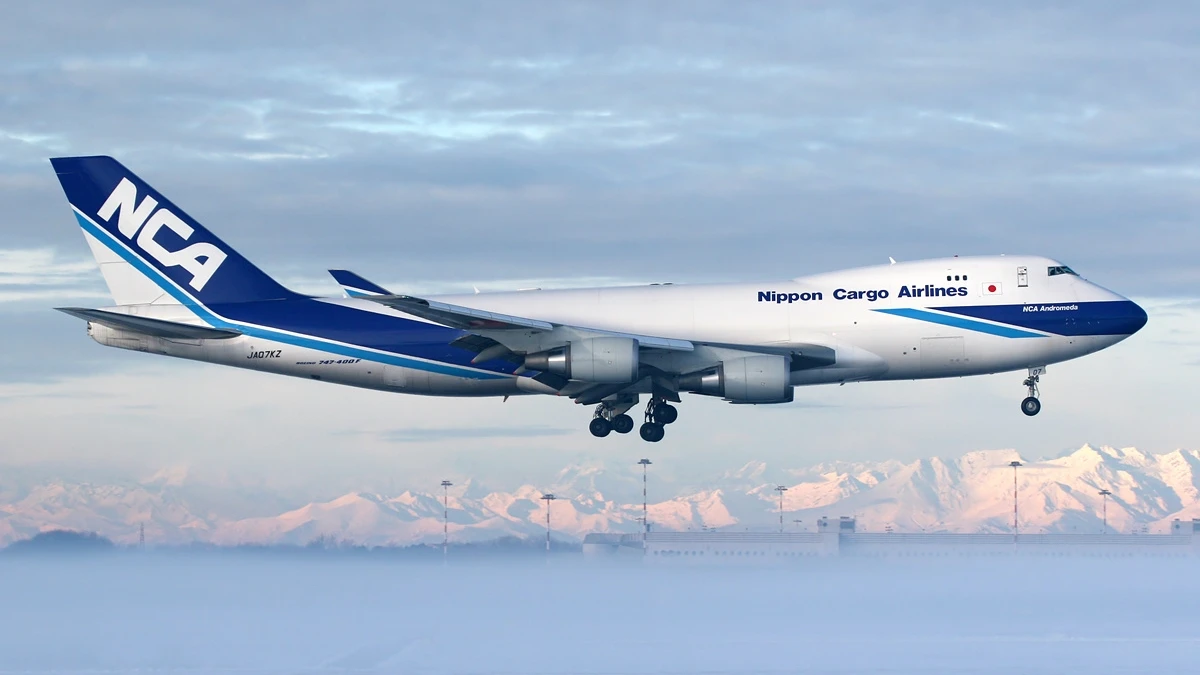Foto schema e livrea ufficiale del modello di aereo Boeing 747-400F