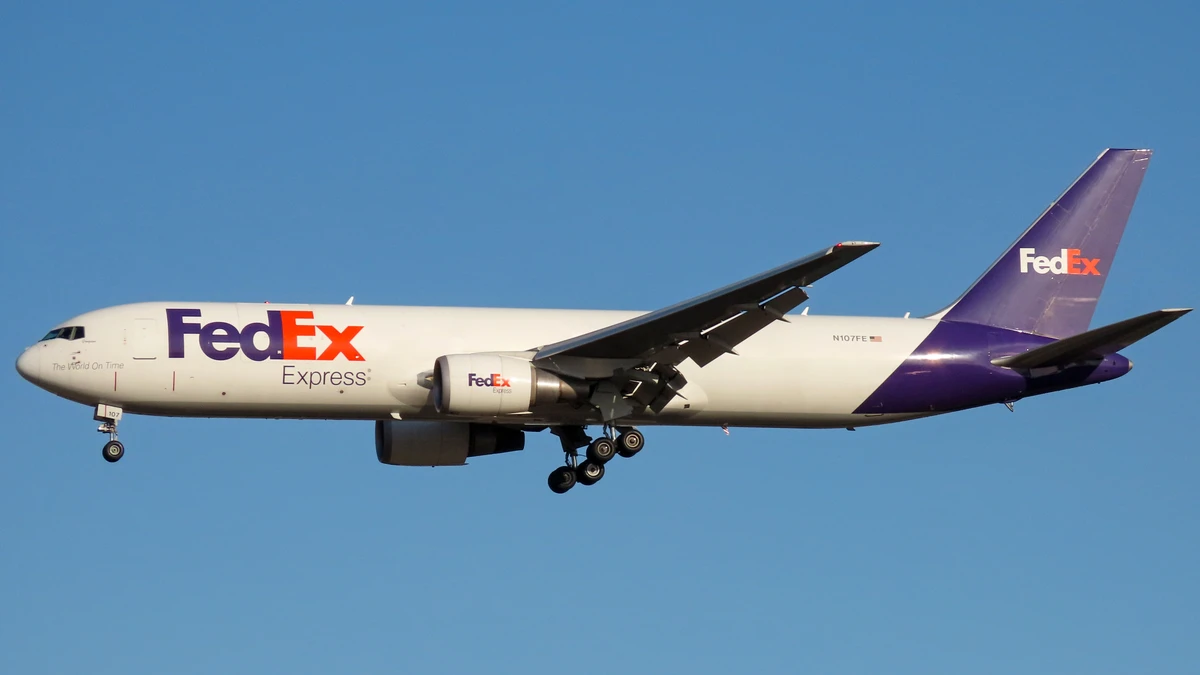Foto schema e livrea ufficiale del modello di aereo Boeing 767-300F