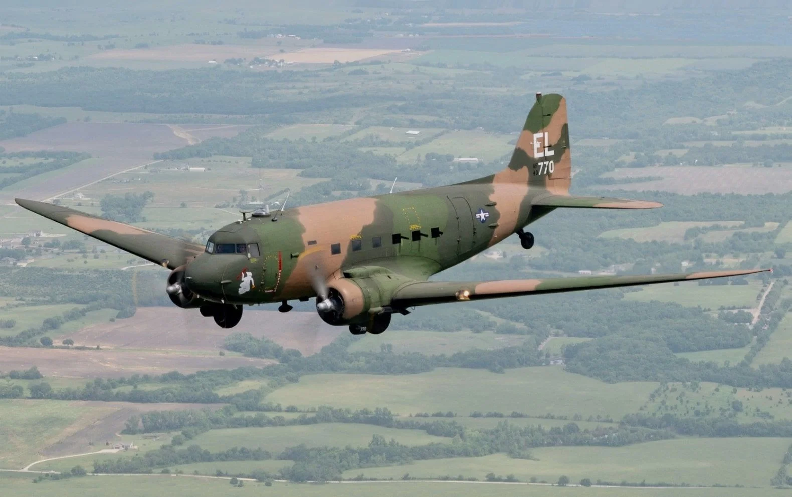 Foto schema e livrea ufficiale del modello di aereo Douglas AC-47 Spooky