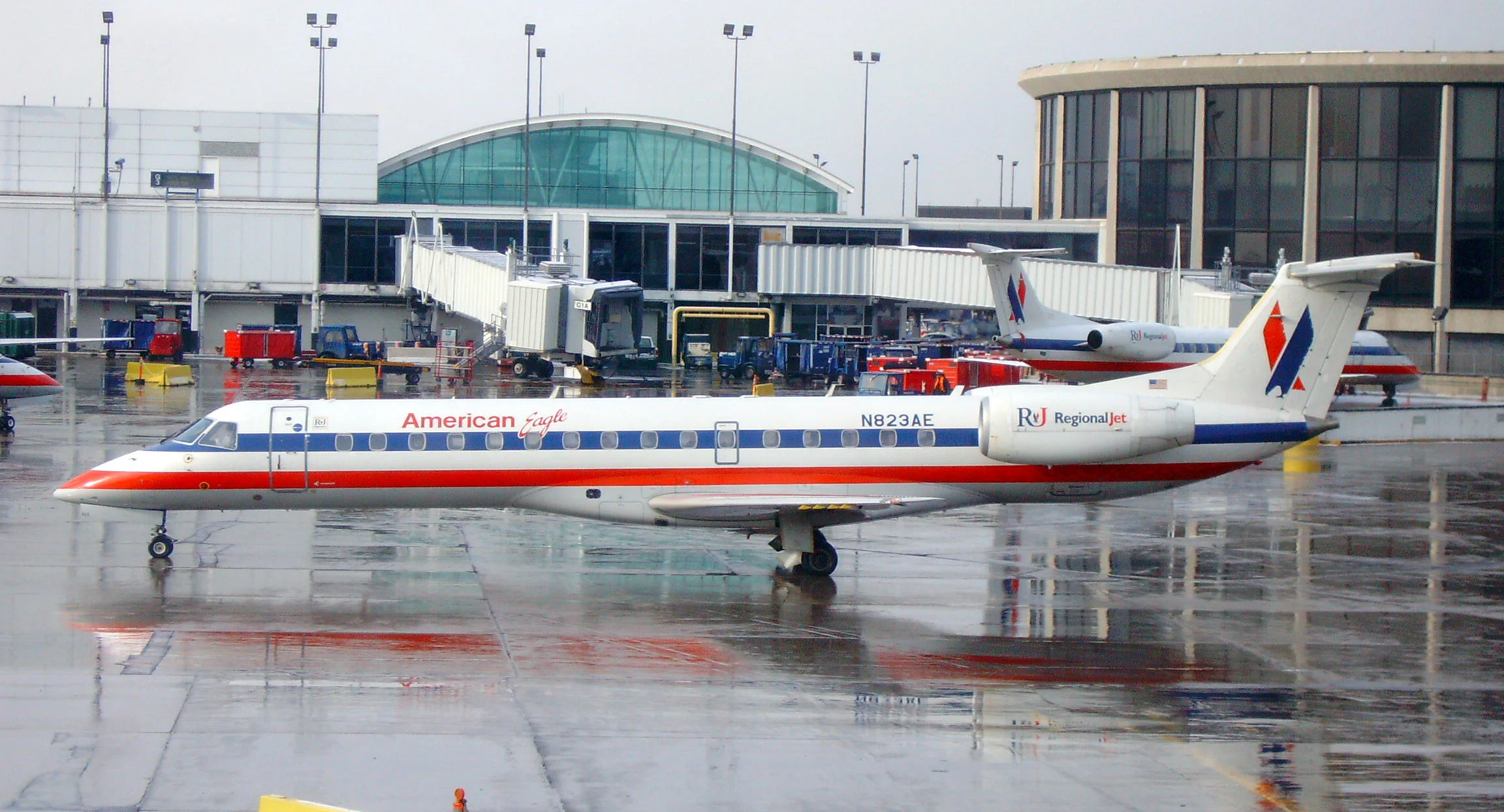 Foto schema e livrea ufficiale del modello di aereo Embraer ERJ 140