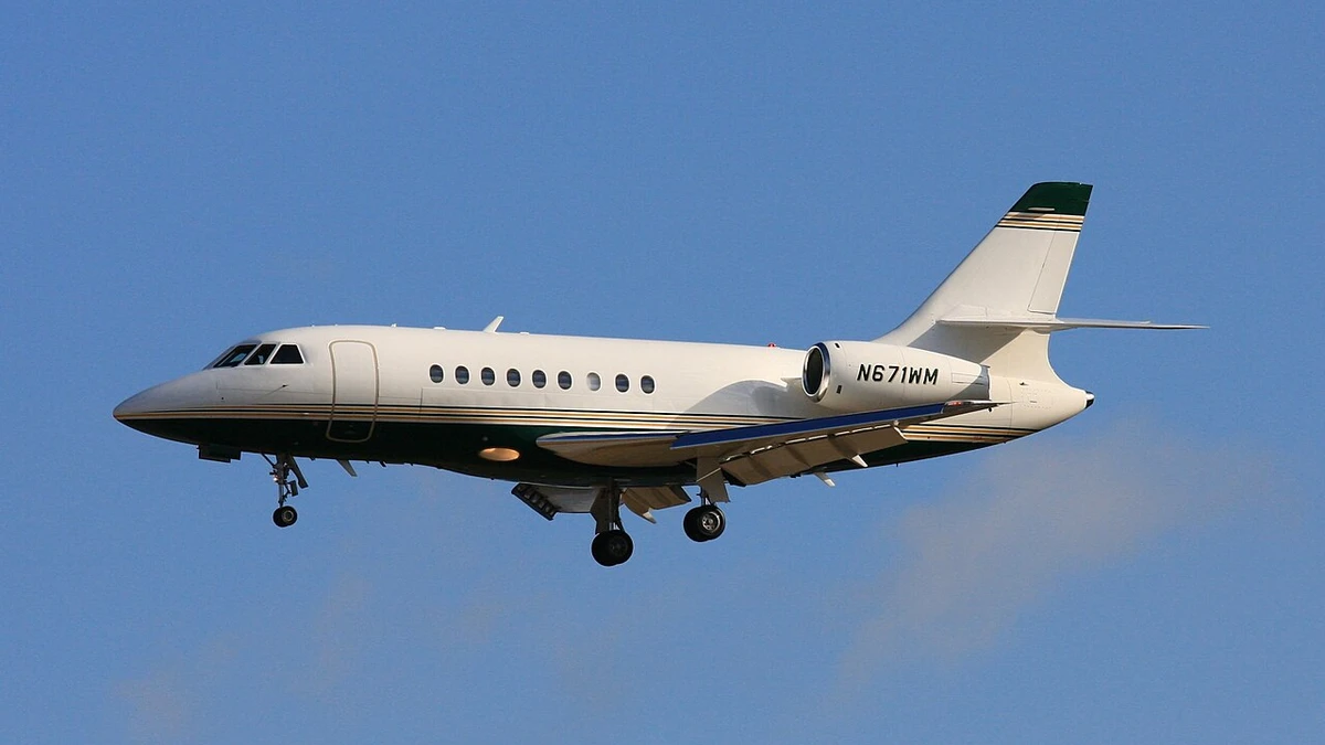Foto schema e livrea ufficiale del modello di aereo Dassault Falcon 2000