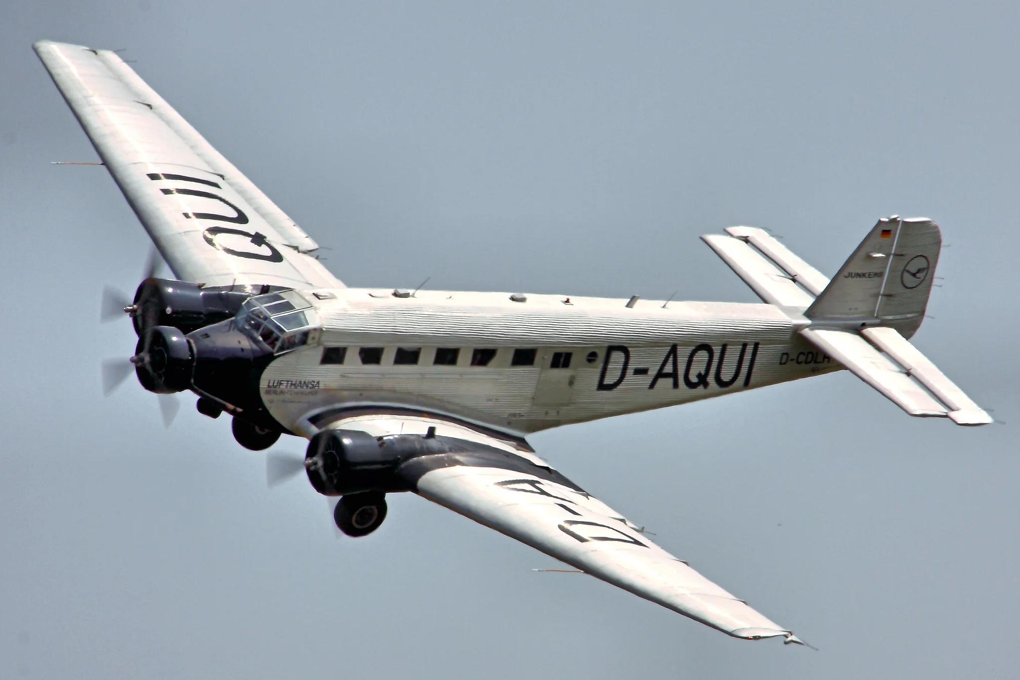 Foto schema e livrea ufficiale del modello di aereo Junkers Ju 52
