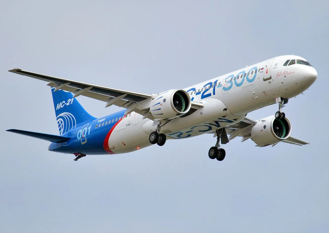 Foto schema e livrea ufficiale del modello di aereo Yakovlev MC-21-300