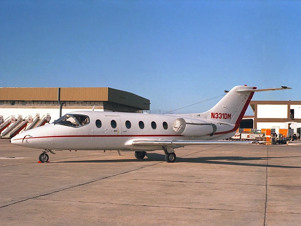 Foto schema e livrea ufficiale del modello di aereo Mitsubishi MU-300 Diamond