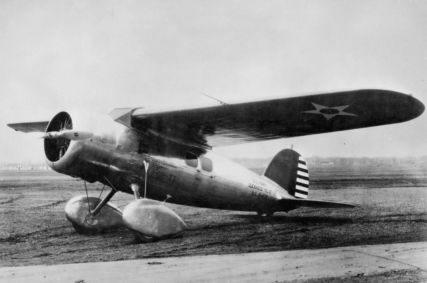Foto schema e livrea ufficiale del modello di aereo Lockheed Vega