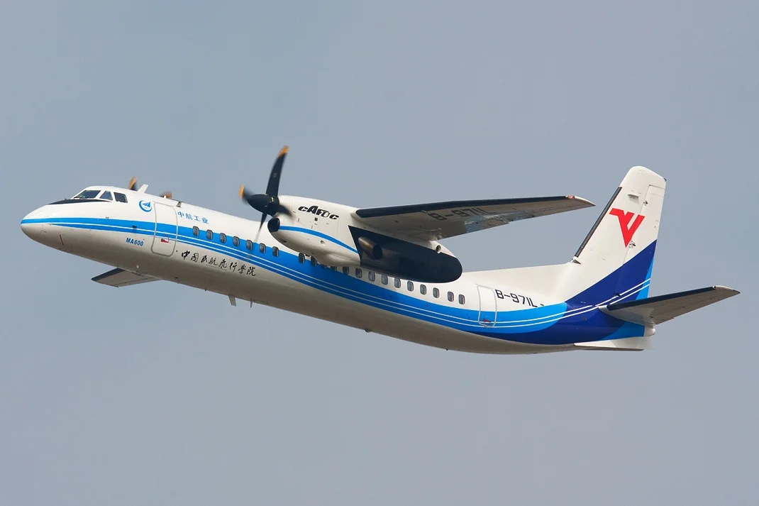 Foto schema e livrea ufficiale del modello di aereo Xian MA600